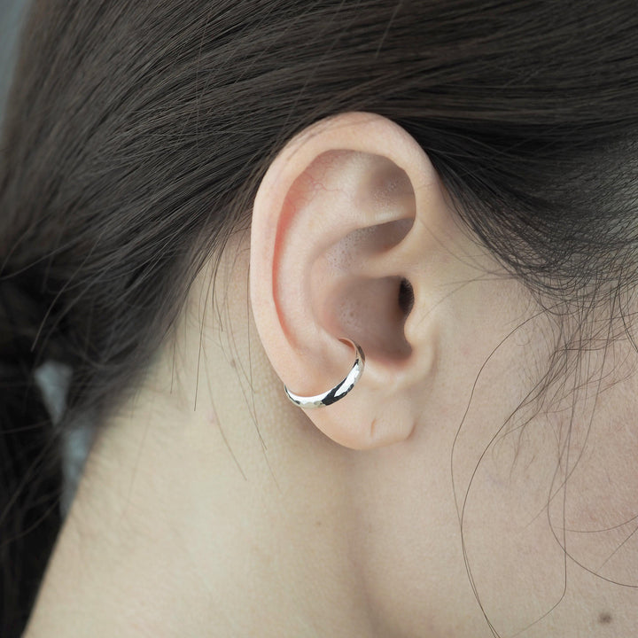 Silver Ear Cuff -Tsuchime 001- シルバー イヤーカフ-イヤーカフ-yuzen-official