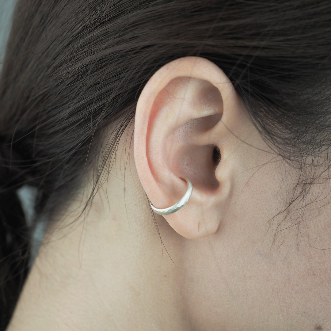 Silver Ear Cuff -Tsuchime 002- シルバー イヤーカフ-イヤーカフ-yuzen-official