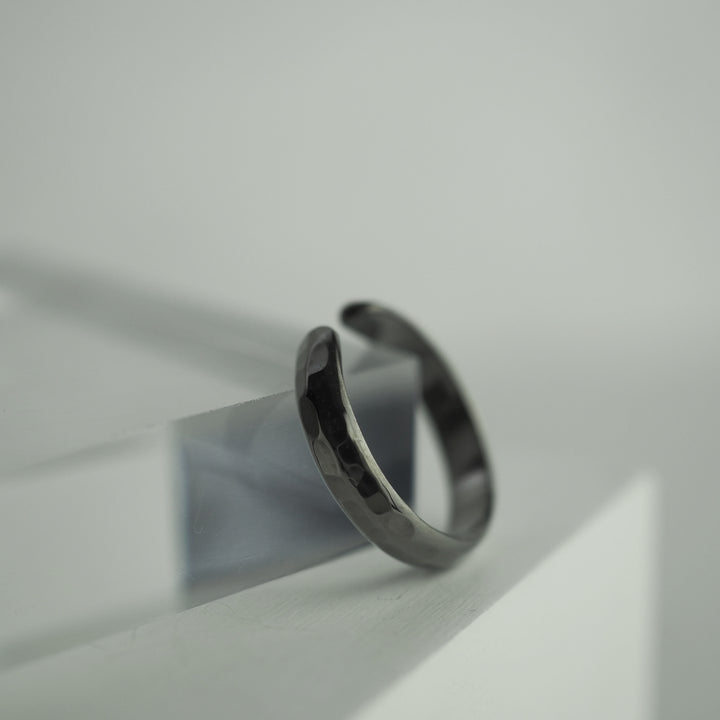 Silver Ear Cuff -Tsuchime 001 Black- シルバー イヤーカフ-イヤーカフ-yuzen-official