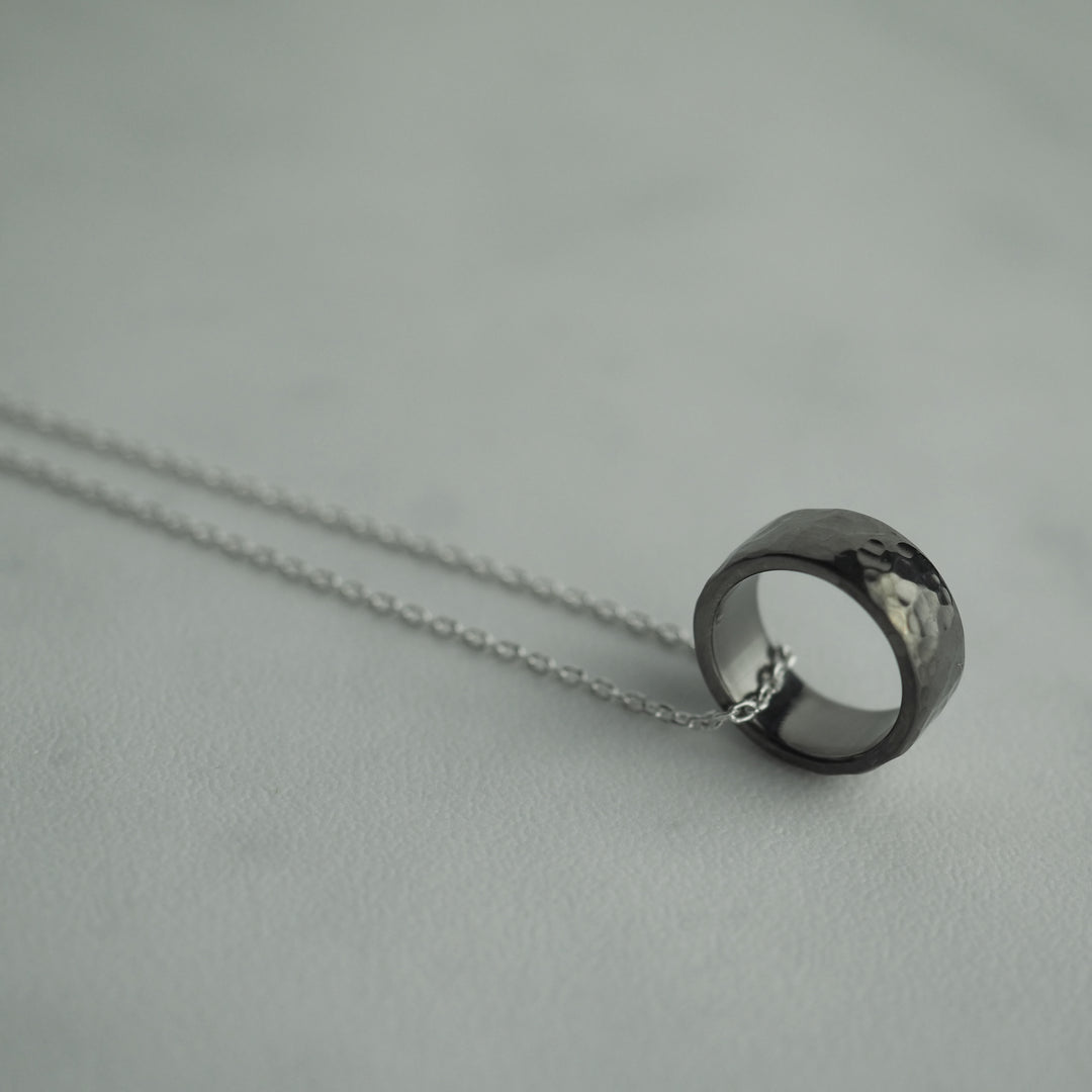 Silver Necklace -Tsuchime Ring Black- シルバー ネックレス-ネックレス-yuzen-official