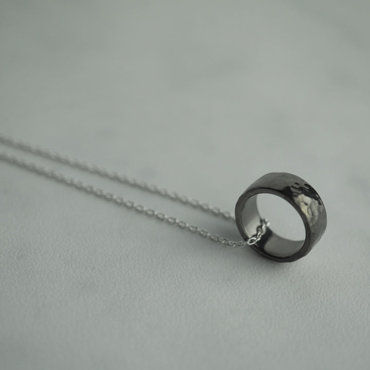 Silver Necklace -Tsuchime Ring Black- シルバー ネックレス-ネックレス-yuzen-official