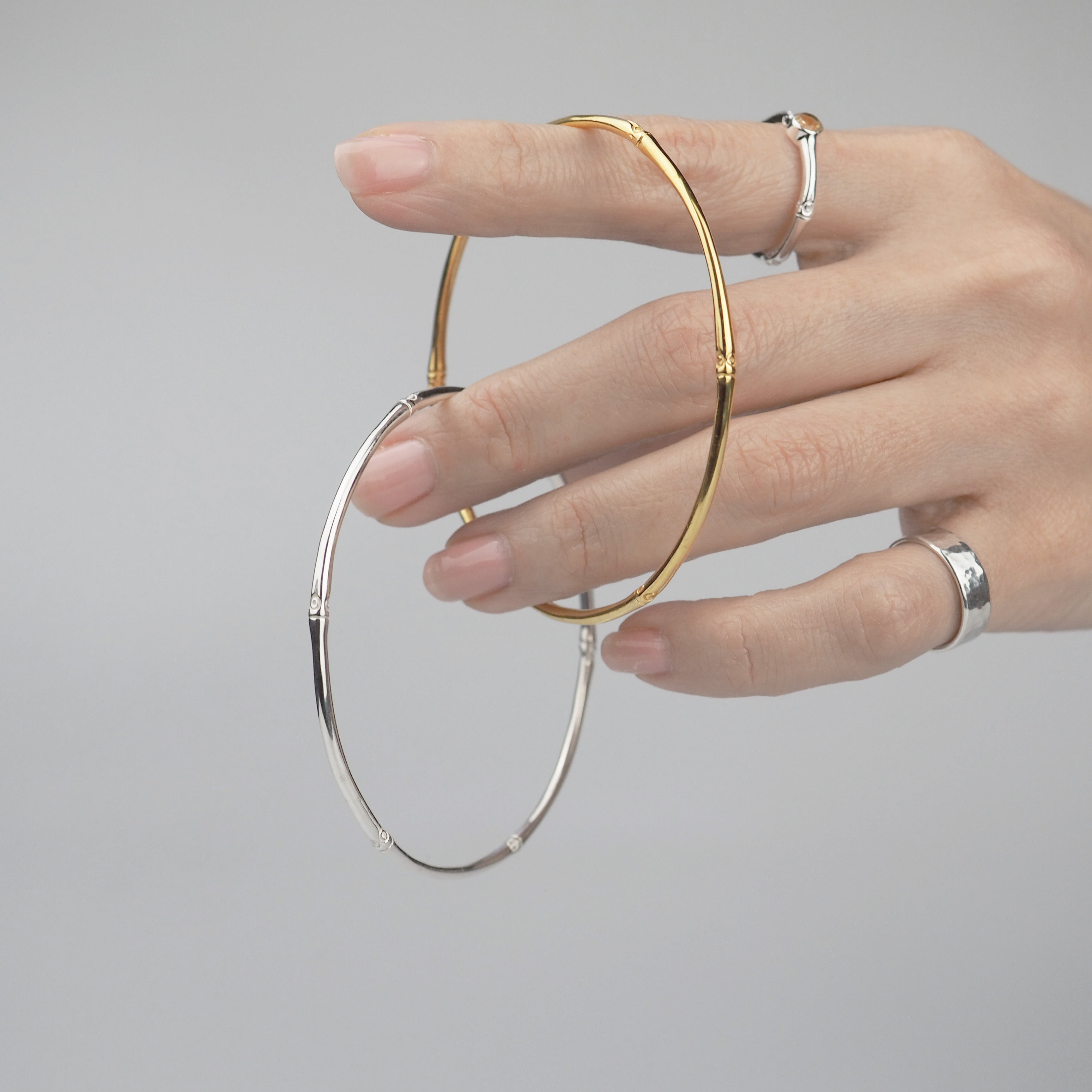 シルバーゴールドエンボスバングル サンシンボル シルバー925 K18（18金）バングル｜K18ゴールド,バングル